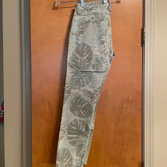 CAbi Paradise Palm Print Cropped Skinny Jean - Picture 6 of 8